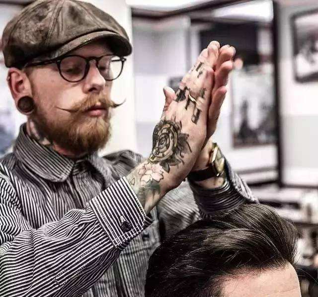 为什么理发师都叫托尼tony 理发师需要什么证书吗