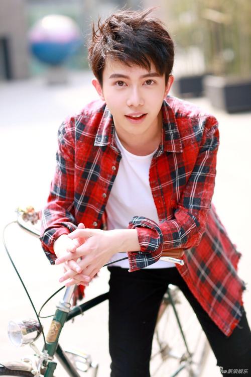 李俊濠是不是tf家族的 李俊濠几几年出生的