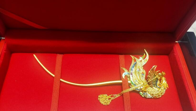 ͬ���������Ƴ���λ�ʵ۵�Ů�� ����ܲ����y�͹���Ů����