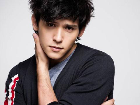 �߰����ǻ�Ѫ���� �߰�����ô˧Ϊʲô����