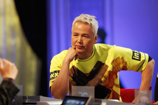 ������Ϊʲô��ͷ����Ⱦ���� ��������ǰ����˭