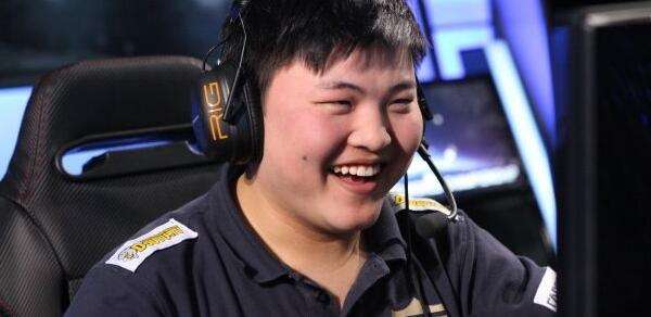 UziΪʲô�п�С�� UziŮ���Ѱ�������ָ����Ƭ