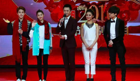 ����ͮ�����Ů���������� ����ͮ���ؿڲ��ع���Ƭ