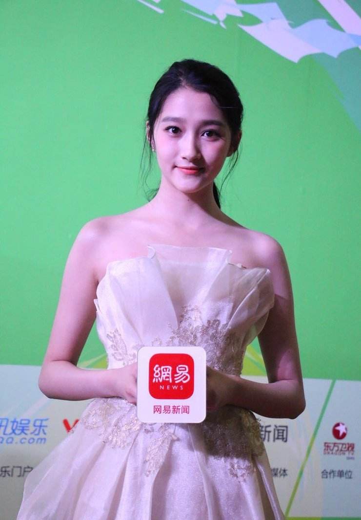 ����ͮ�����Ů���������� ����ͮ���ؿڲ��ع���Ƭ