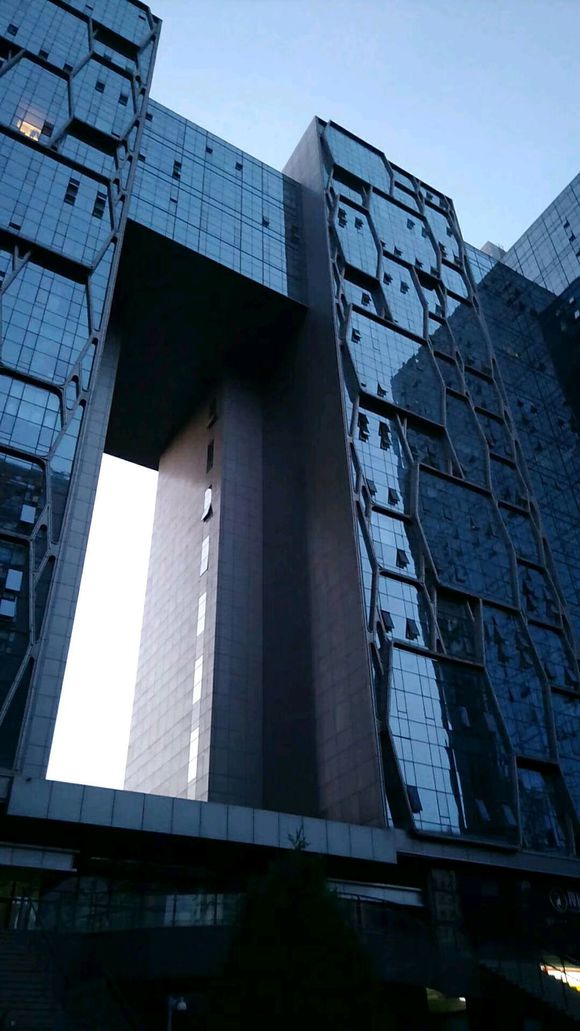 �����������Ǹ������� �ܶ����Ƕ�ס�ڳ�����