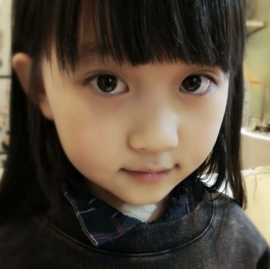 2007年11月7日出生于中国深圳,儿童模特,童星.