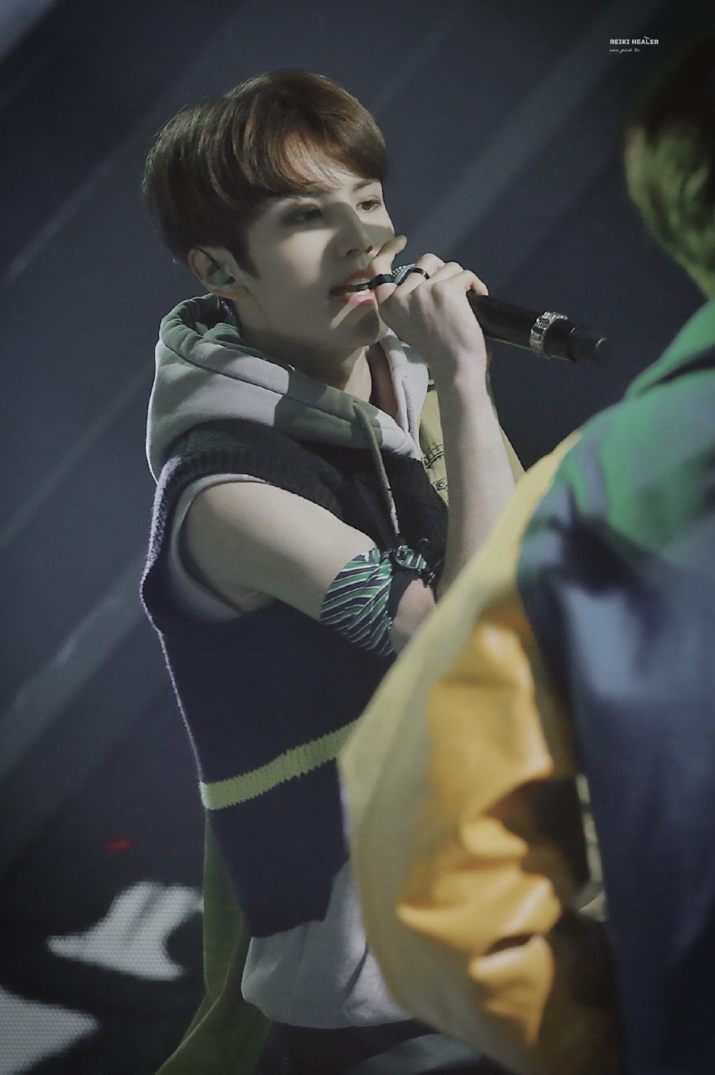 �鳬���и����ý���Ӣ�� �鳬ɳ��һ��У԰��������ô����