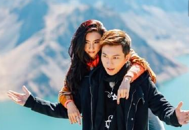 张柏芝陈冠希合照 张柏芝或许是忘了艳照门的阴霾了