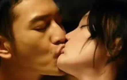 ����Ů����������Ѫ������ʲô ���л���������Ѹ��ϷGIFͼ