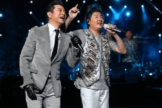 �����񳵻��¼��������ɵ��� ��������ͬ־ͬ��������ļٵ�