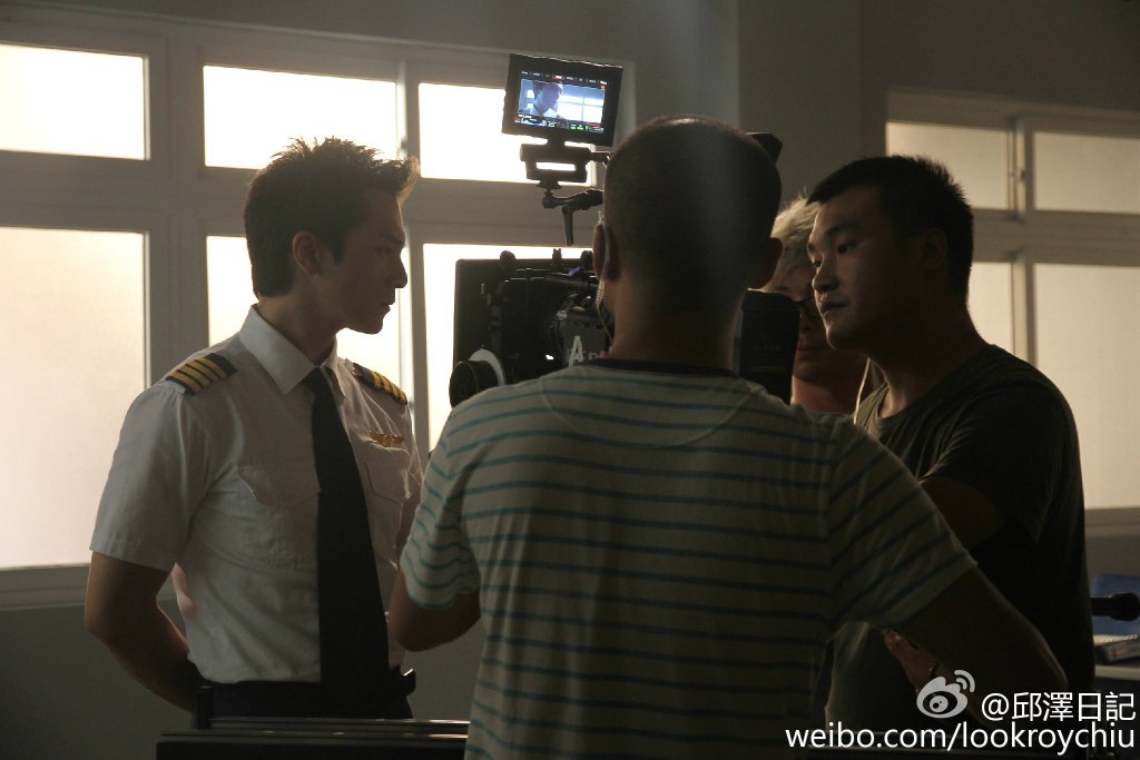 邱泽目前住在哪里为什么不红了 他已经有女朋友了吗