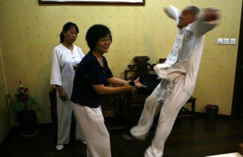 ̫����ʦ�Ʒ����ᱻko��Ƶ��ô���� �Ʒ��Ĺ����������