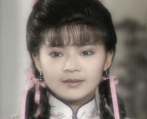 ��С������ѩ��ײ��ͼƬ ��С�����Ϲ���˭