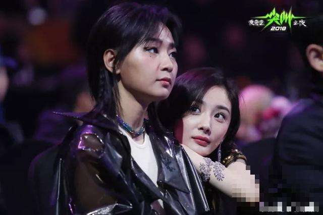 周笔畅和杨幂怎么认识的 周笔畅杨幂快乐大本营视频