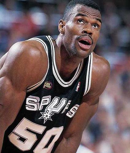 大卫罗宾逊为什么叫海军上将 大卫罗宾逊肌肉线条照片