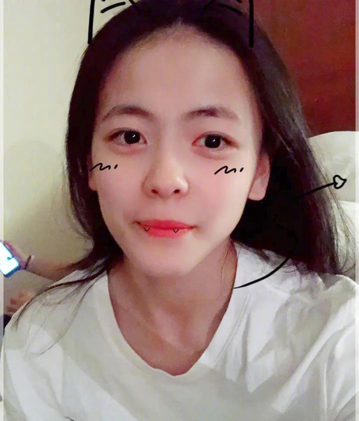 杨舒予长发照片来了 她和杨鸣是什么关系