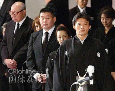 ���˻�����֮ǰ����Ƭ �ձ����˹��˻�����������