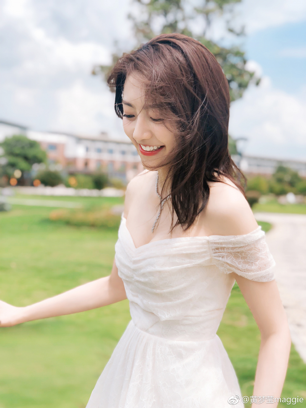 ����Ө���յ�ͼƬ ����Ө������������˭
