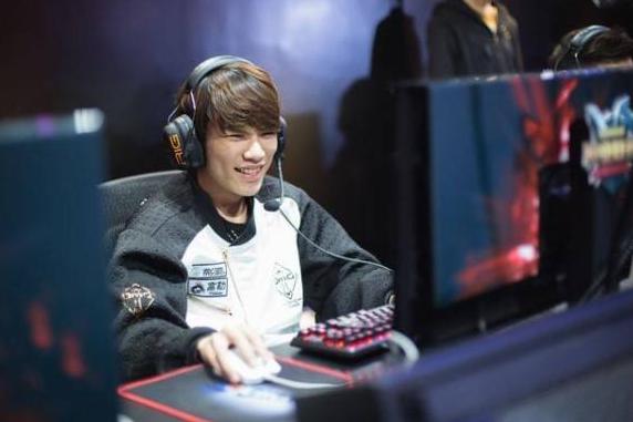 淘宝权朱永权现在怎么凉凉了 他女朋友刘静雯照片来了