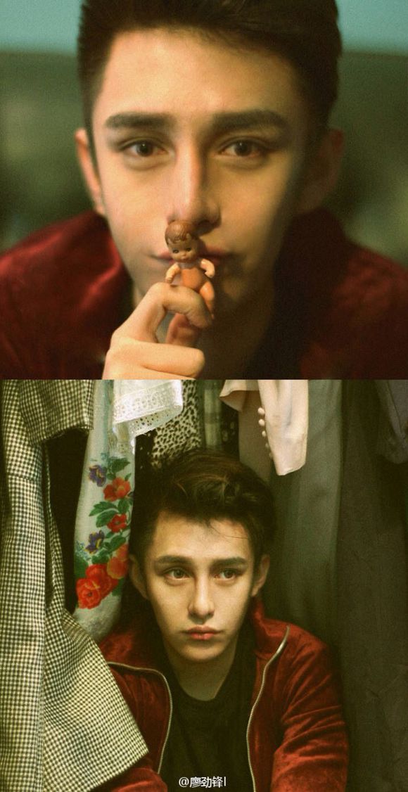 �����ۡ�����������ξ��澹���й���ý��ѧУ�� ����ǰ��Ա�