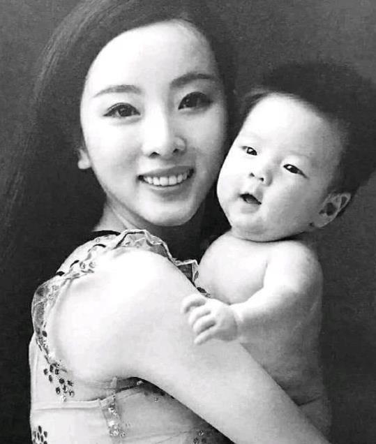 ��˼˼���Ϲ���˭ �ݴ�����λ��ʿ