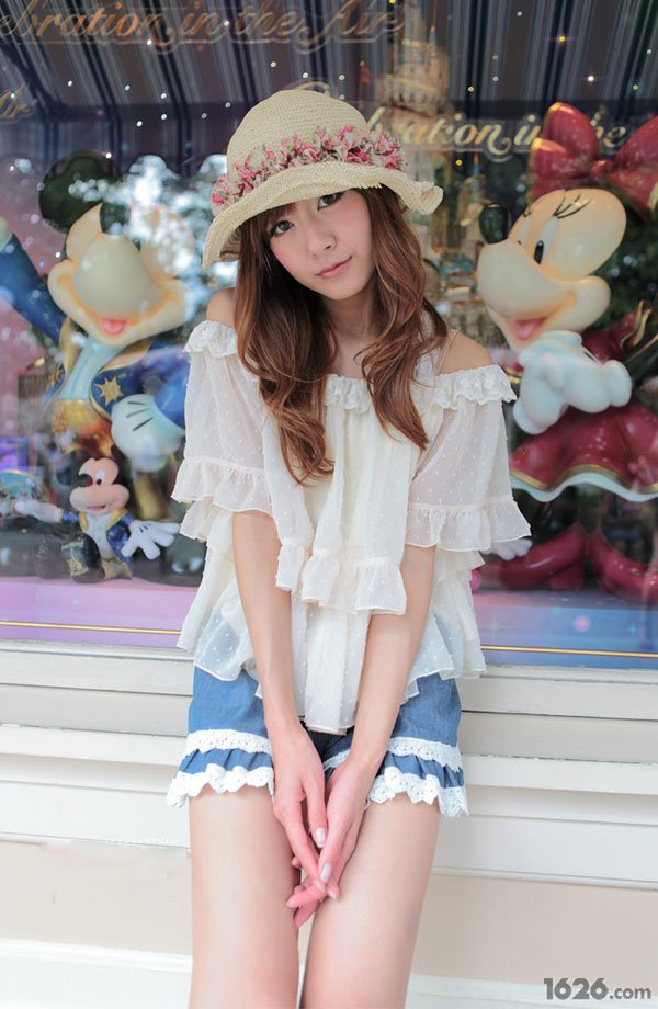 张子萱出轨对象是谁 张子萱前夫为什么入狱坐牢