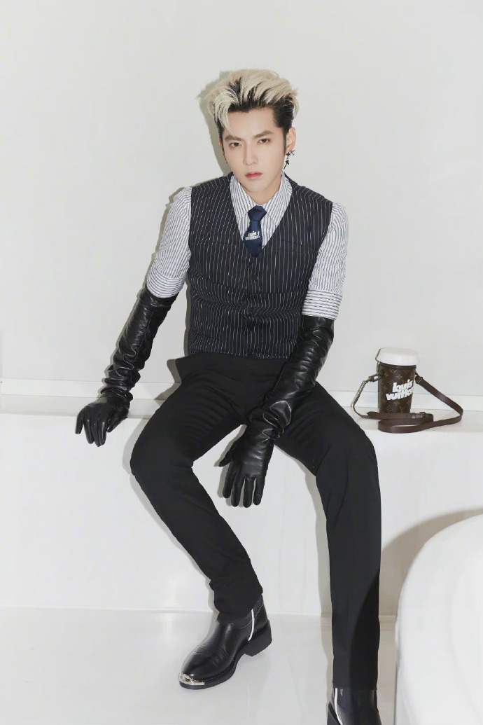 吴亦凡用电是什么梗 吴亦凡对不起是什么梗