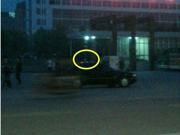 ������ˮƿʲô��˼ ��У�ſڳ�����ˮ�������