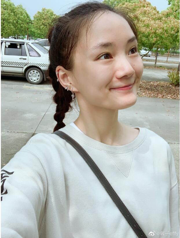 馨子现在没人找她拍戏了 她是退出娱乐圈了吗
