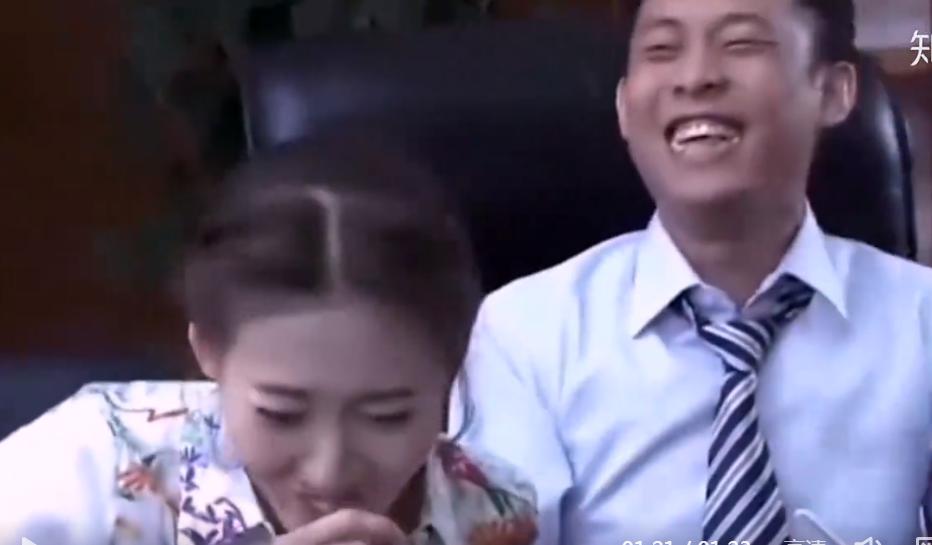 ����͸�¶�Է�Ц����һ�� ΪʲôЦ