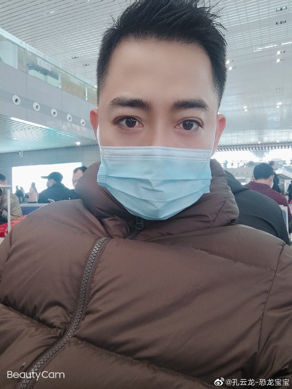 孔云龙为什么叫敢死队队长、三哥 说他是神秘黑衣男子是什么梗