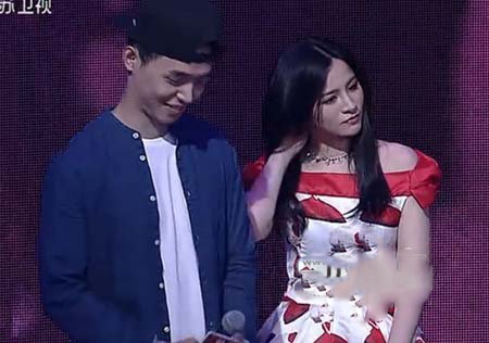 �ǳ����ź�˼˼Ϊʲô��Ƣ�� ��˼˼���Ͻ���