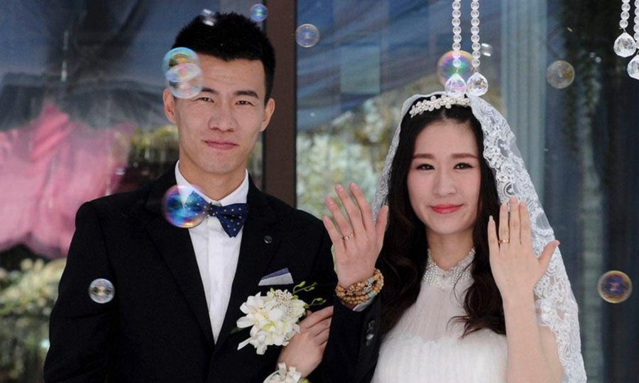 于汉超的老婆邱笑寒干什么的 盘点中国国脚太太团都是干什么的