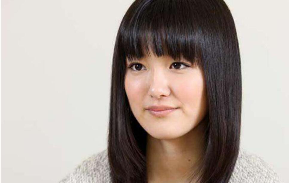 ������ٻ��ݵ�Сǧ�����۾�������� �����ں���ǰ�����ӱ���