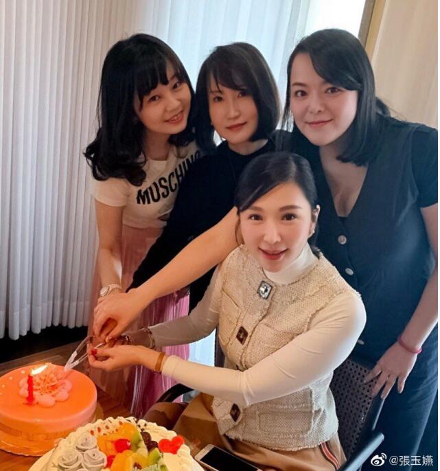 �������˫��Ƥ�Ǹ���� һ˫���˵�ˮ���۾�