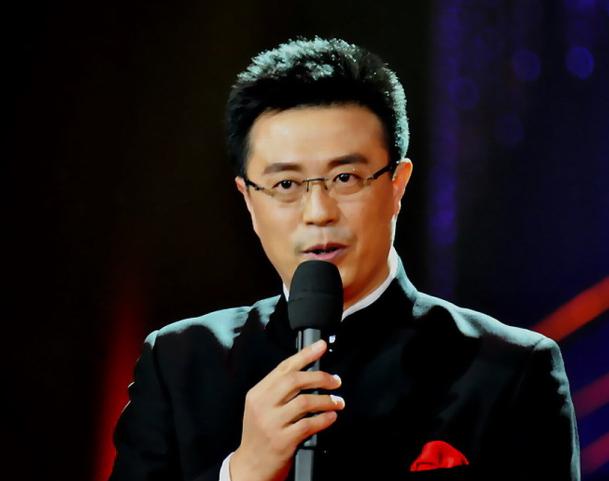 白燕升妻子怎么瘫痪的 白燕升是同性恋真的假的