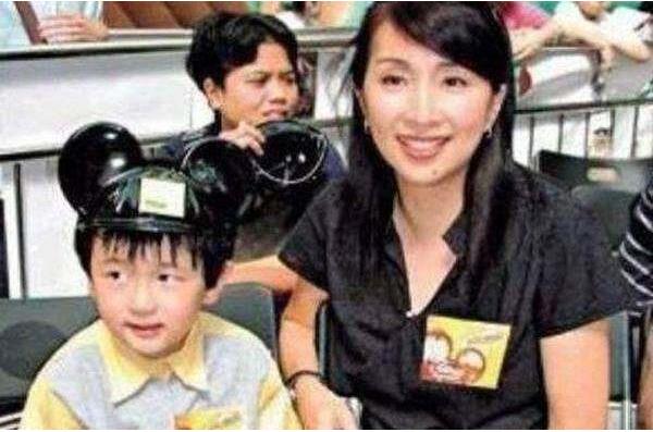 陈秀珠年轻时漂亮照片 她的儿子陈迪加是跟谁生的