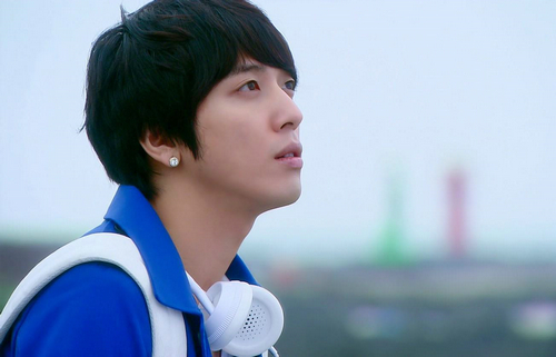 传言郑容和家暴女朋友是怎么回事 他为什么叫郑少女