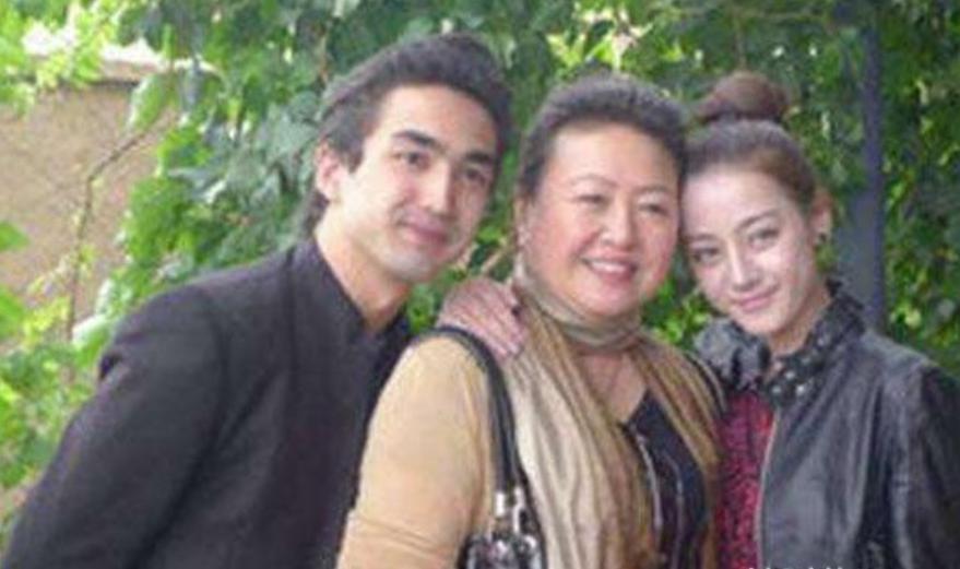 �����Ȱͼ�ͥ��Ա����˭ �Ȱ͵ĸ�ĸ��ʲô��