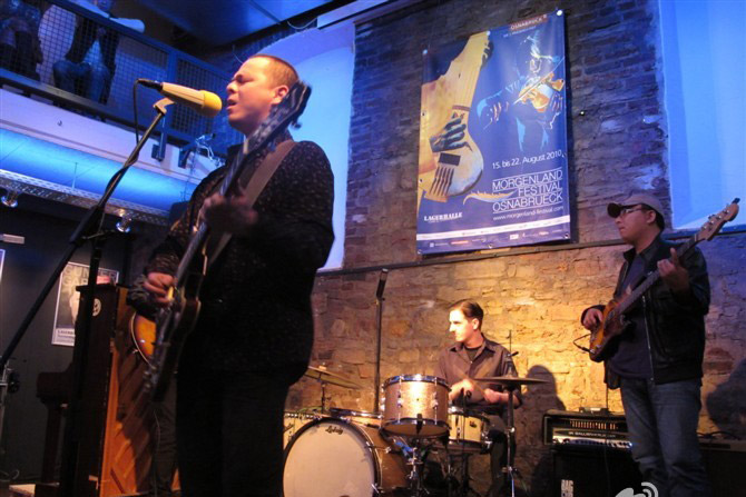 �������ᳪ����Ӣ��Ƶ��ô���� ����ն�����˾���