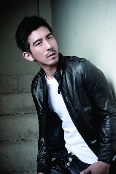 修杰楷是怎么认识的贾静雯?修杰楷是做健身教练的吗