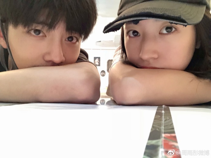 周雨彤肖战什么关系 两人的真实关系如何呢