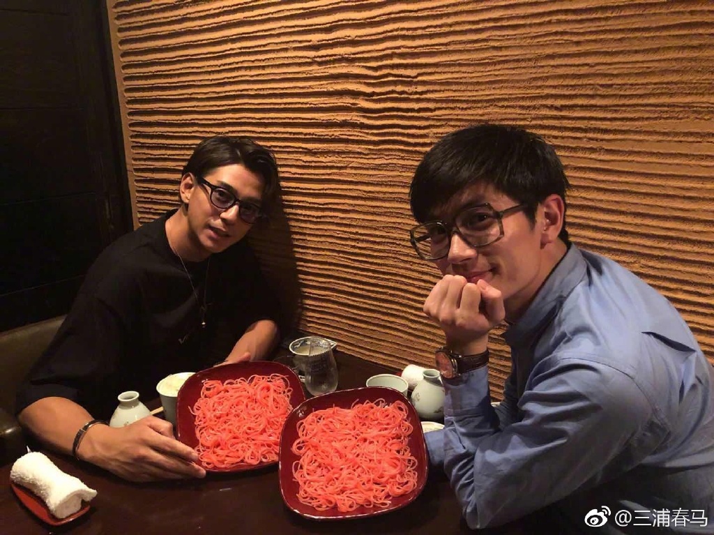 ���ִ���Ů������˭ �������ٽ���ʲô��ϵ