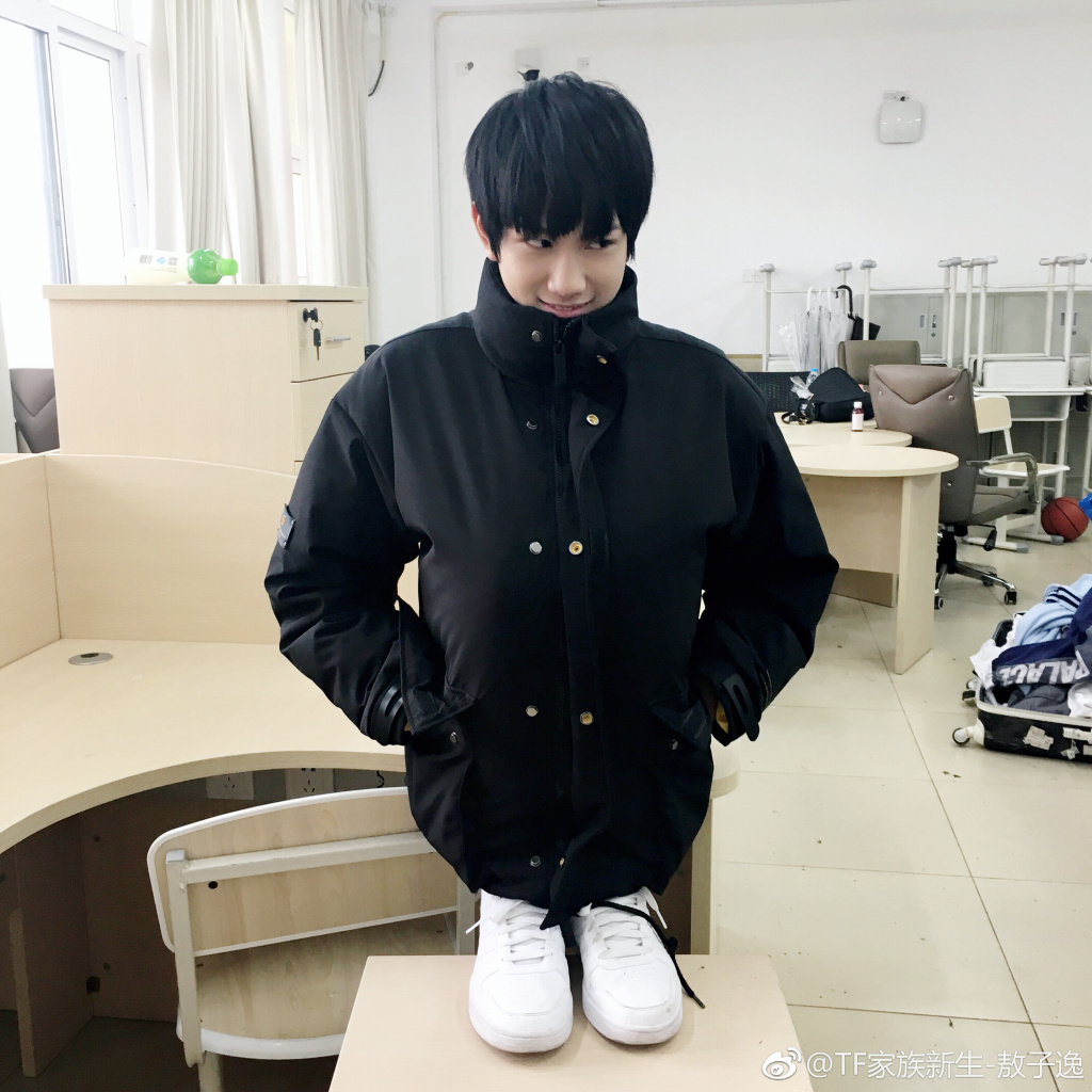 �����ݸ������� ���߾����Ƕ���