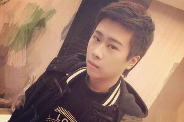 ¬��ΰ��pdd������Ƶ ¬��ΰΪʲô��abb