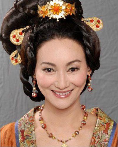 лѩ�ĺͻ�Ӣ��Ķ�Թ ��Ӣ���Ϲ���˭