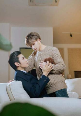 相信大家也都知道娘娘腔的字面意思,它的意思是指男人的动作,行为,妆