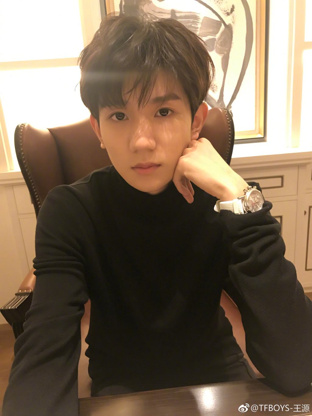 王源为什么叫刚哥 王源是越来越丑了吗来个对比照