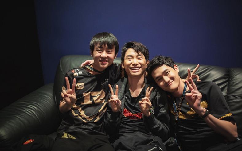 DoinbΪʲô�п���������Ӳ�Ҹ� ����Ů������С��������Ƭ