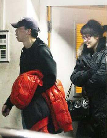 ��С�պ�������ô���ϵ� �췫����ôӮ�����ǵ�